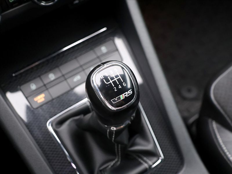 Škoda Octavia 2.0 TDI RS Challenge Matrix - fotka 30 z 39