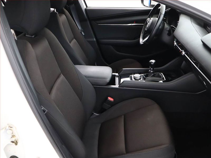 Mazda 3 (2021) 2.0 Skyactiv-X - fotka 7 z 20