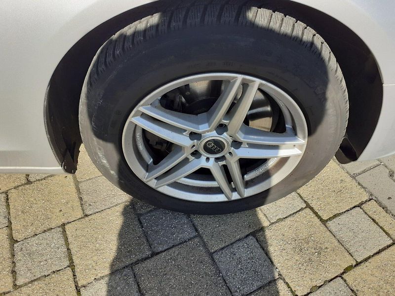 Audi A4 (2014) Avant 1.8 TFSi - fotka 25 z 36