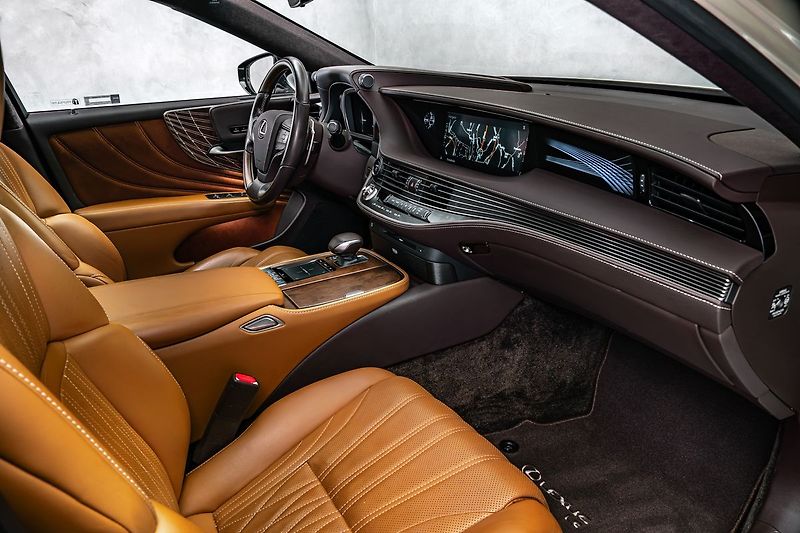 Lexus LS 500 LUXURY H AWD - fotka 12 z 28