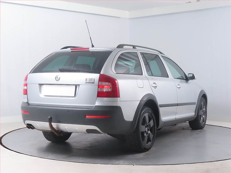 Škoda Octavia (2008) Scout 2.0 TDI, 4X4, Tempomat - fotka 5 z 16