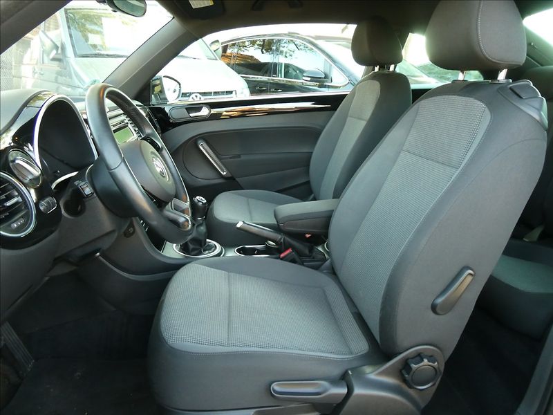 Volkswagen Beetle 1,2 TSi 77kW,1.maj.,po servise - fotka 16 z 52