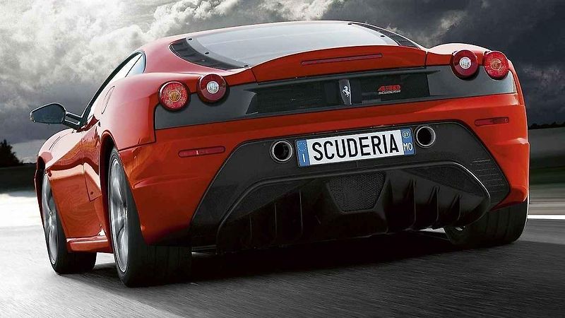 Majitel se z Ferrari neradoval dlouho.