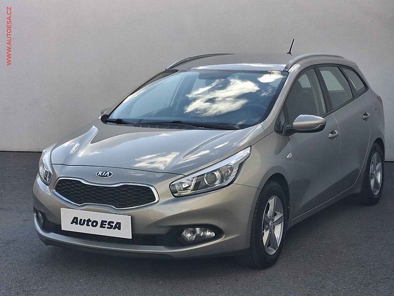 Kia Ceed (2013) 1.4 16V, 2.maj,ČR, AC, TZ - fotka 3 z 15