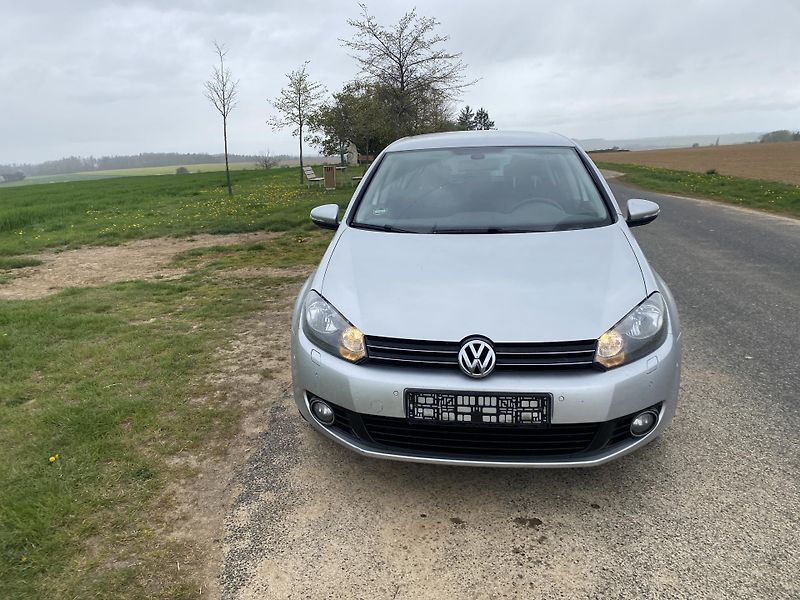 Volkswagen Golf (2011) Team 1.6tdi 77kw - fotka 2 z 18