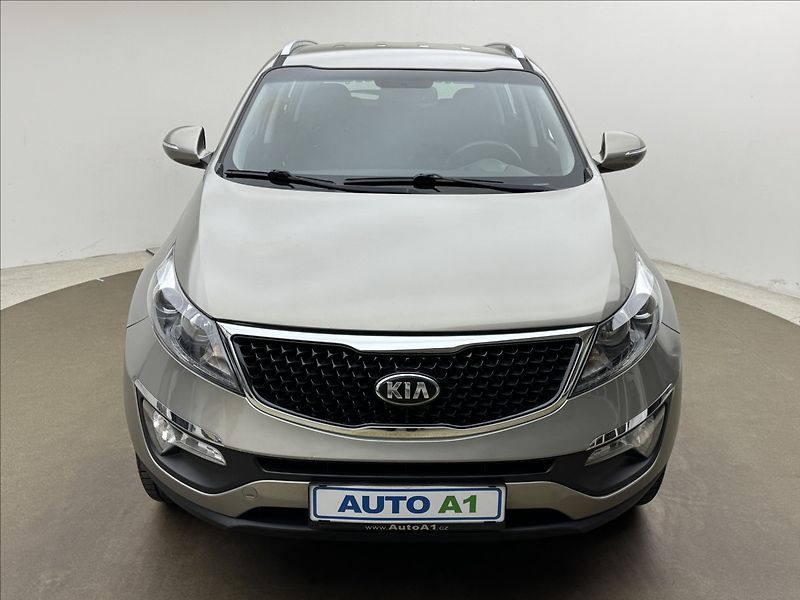 Kia Sportage 2,0 4X4 DPH VÝHŘEV TAŽNÉ ČR - fotka 2 z 33