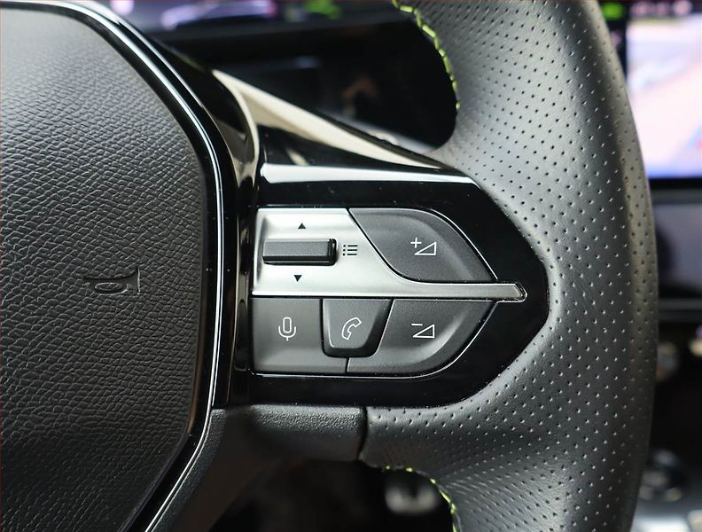Peugeot 308 (2023) GT 1.2 PureTech - fotka 23 z 25