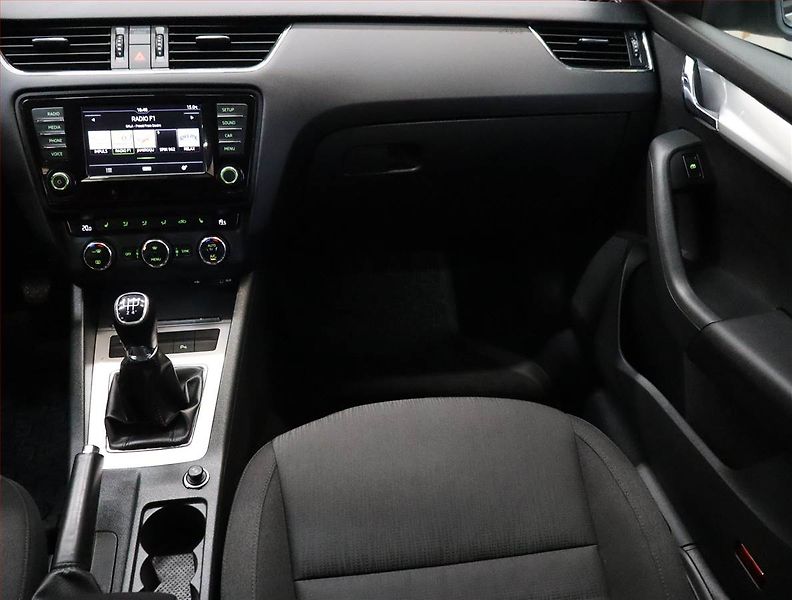 Škoda Octavia (2016) Ambition Plus 1.6 TDI - fotka 8 z 19