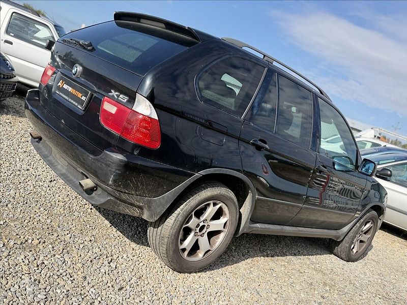 BMW X5 3,0 i 4X4 A/T 170kW - fotka 5 z 28