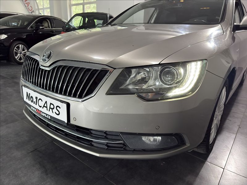 Škoda Superb 3,6   V6 260HP LAURIN WEBASTO - fotka 35 z 37