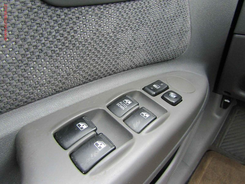 Kia Rio (2007) 1.6i, servis.kniha, AC - fotka 11 z 16