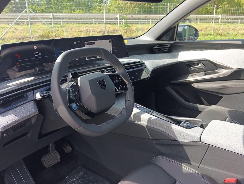 Peugeot 3008 (2026) BUSINESS Hybrid 145 e-DCS6 - fotka 11 z 19