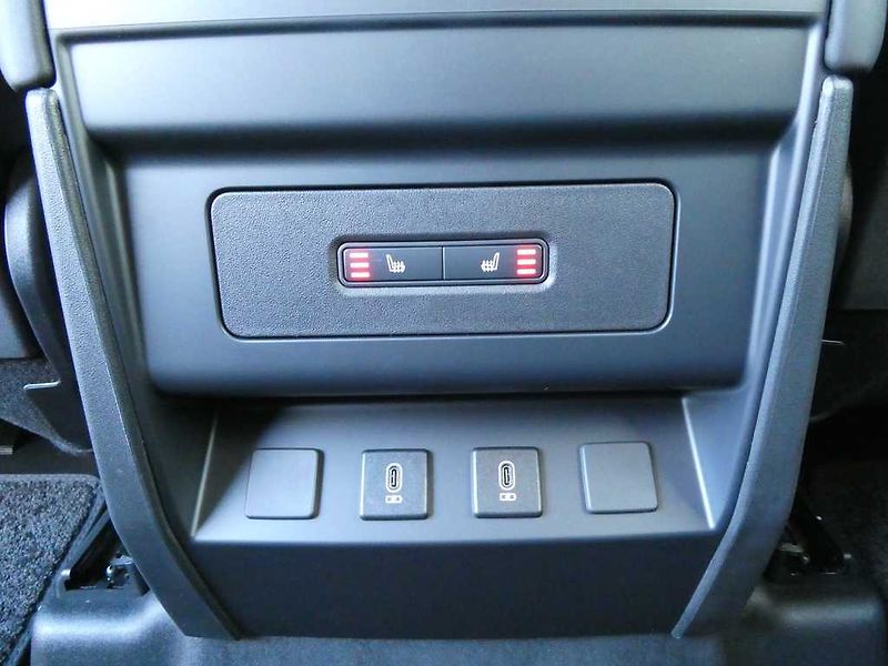 Land Rover Defender (2026) 110 3,0 TROPHY EDITION D350 - fotka 19 z 47