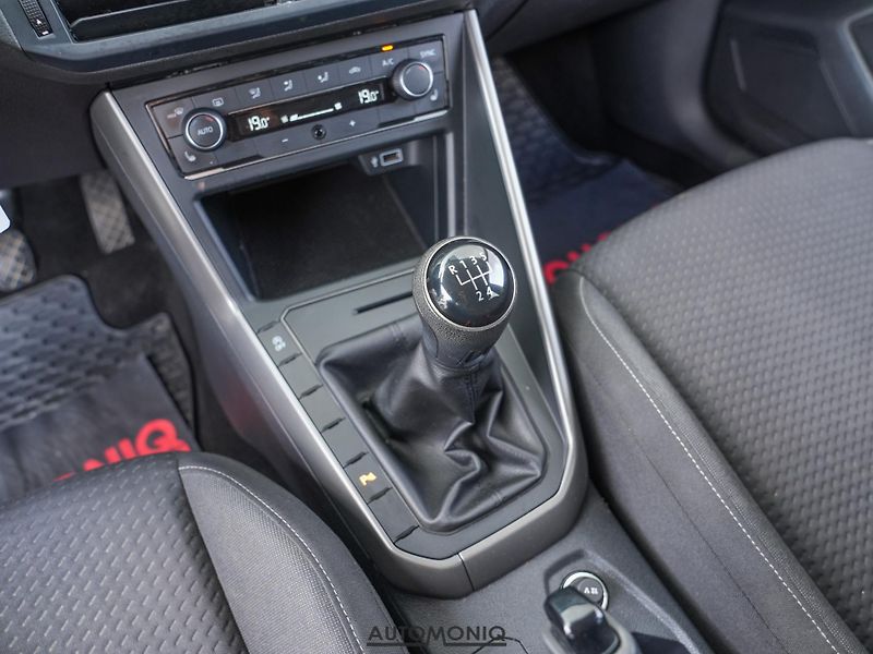 Volkswagen Polo (2018) 1.0 Tempomat, Klíma, Výhrev s. - fotka 7 z 21