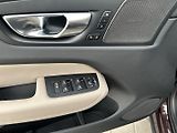 Volvo XC60 2.0 B5 4x4 PLUS DARK - náhled 24