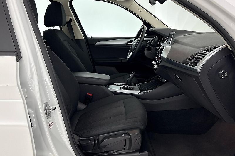 BMW X3 xDrive30i - fotka 12 z 23