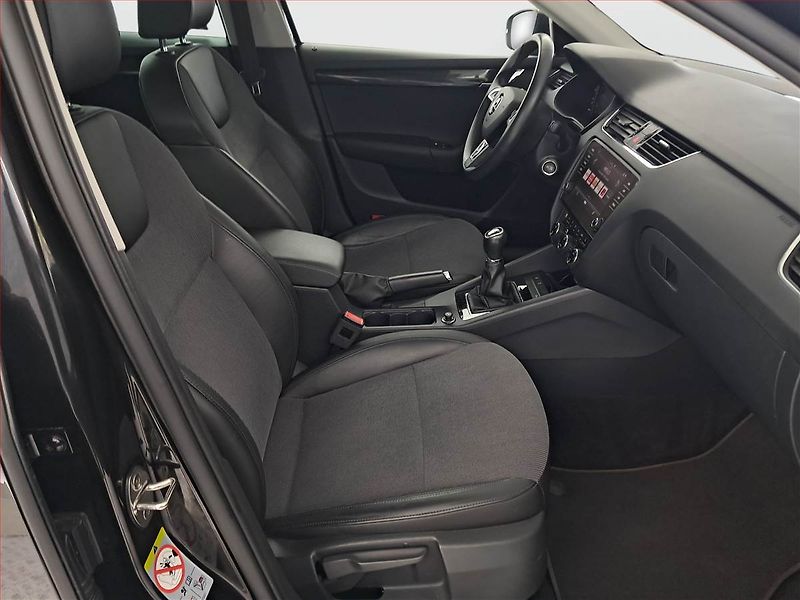 Škoda Octavia (2019) Style 2.0 TDI, Kůže, Navi - fotka 9 z 18