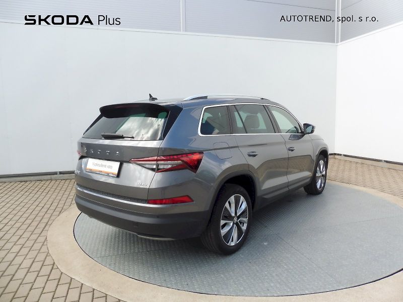 Škoda Kodiaq (2021) Style 2,0 TDI 110kW DSG 4x4 - fotka 2 z 30