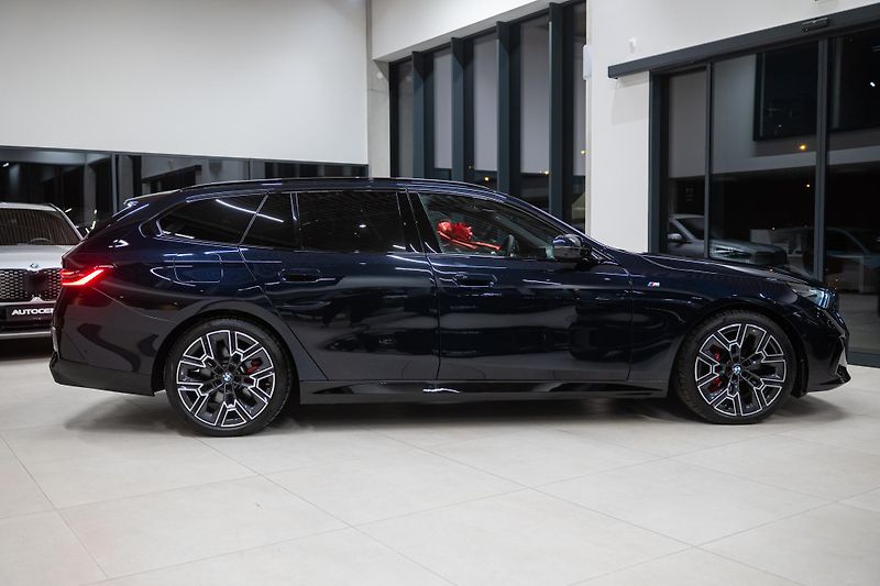 BMW Řada 5 (2025) 540xd M-SPORT NEZÁVISLÉ PANO  - fotka 15 z 54