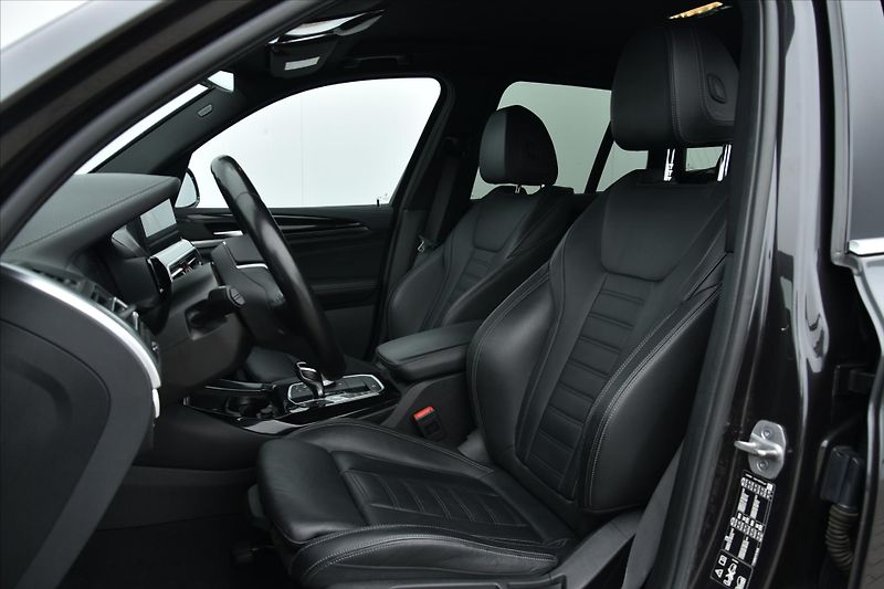 BMW X3 xDrive 20d xLine 1.MAJITEL ČR - fotka 10 z 30