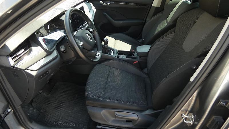 Škoda Octavia 2,0 TDI 85kW Fresh - fotka 18 z 23