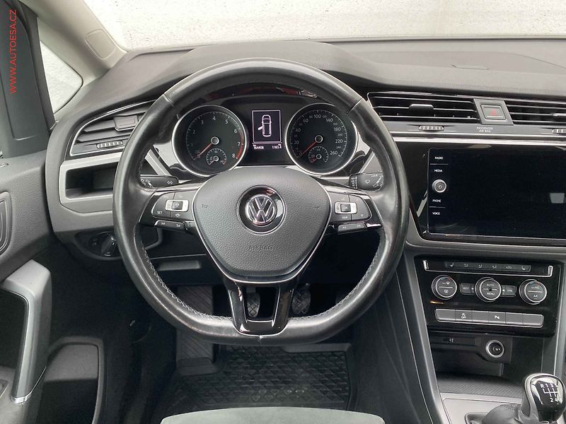 Volkswagen Touran (2020) 1.5 TSi, ČR, LED, park. - fotka 11 z 17