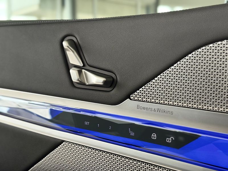 BMW i7 60 xDrive M-SPORT*Max.Výbava! - fotka 44 z 59