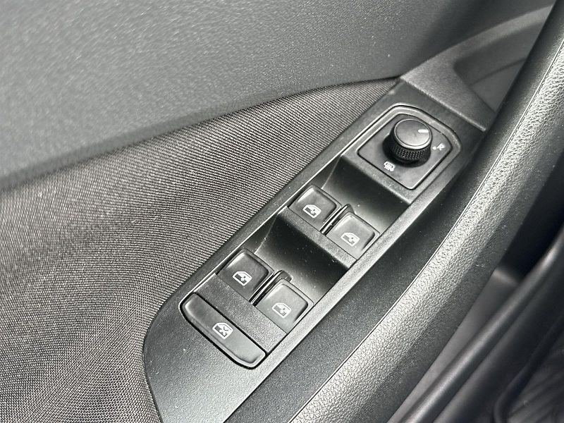 Škoda Scala (2021) 1.0 TSI Ambition - fotka 16 z 29
