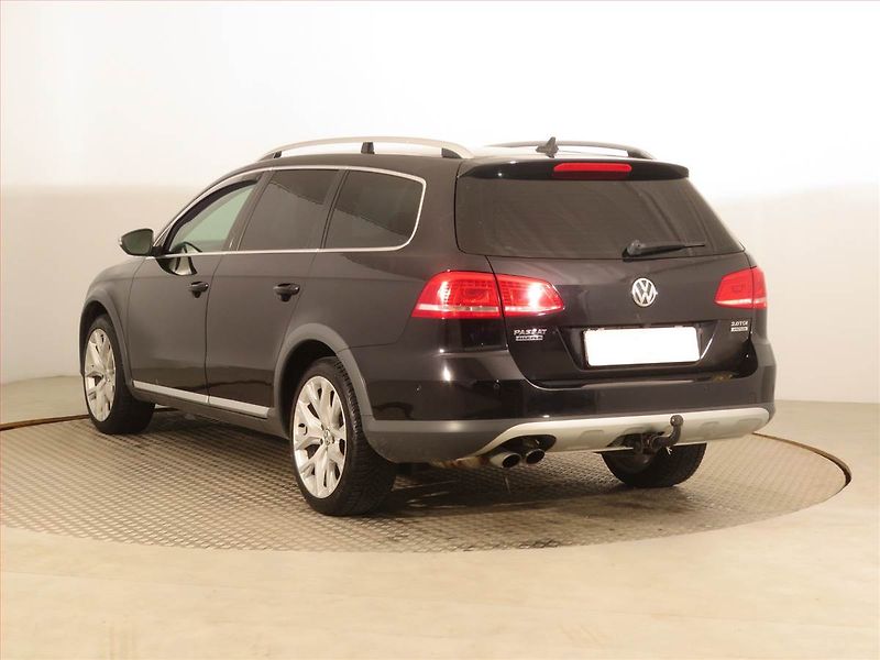 Volkswagen Passat (2013) Alltrack 2.0 TDI, 4X4 - fotka 4 z 17