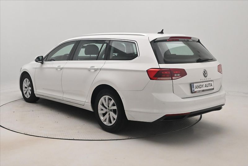 Volkswagen Passat 2,0 TDI 110kW DSG Business Zár - fotka 7 z 31