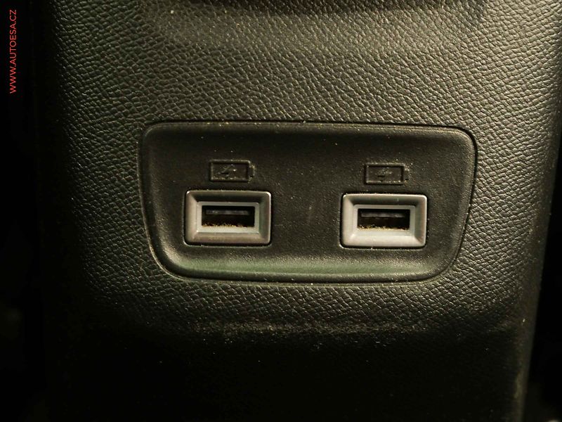 Peugeot 2008 (2020) 1.5HDI, ČR, AT, navi, LED - fotka 23 z 23