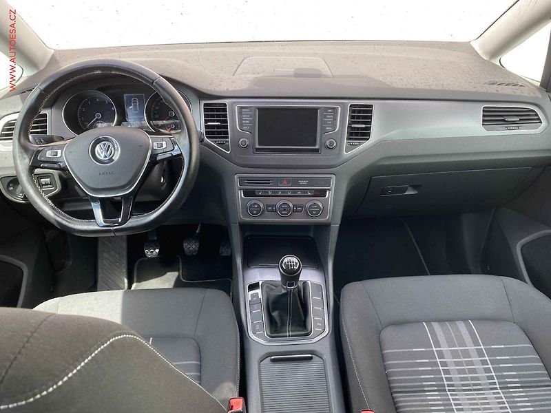 Volkswagen Golf Sportsvan (2015) 1.2 TSi, Lounge, navi - fotka 8 z 17