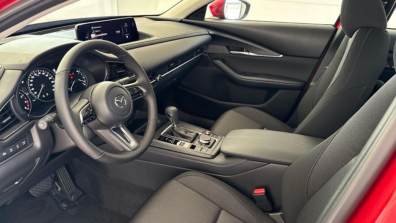 Mazda CX-30 (2026) 2.5 G140 Centre-line AT - fotka 6 z 21
