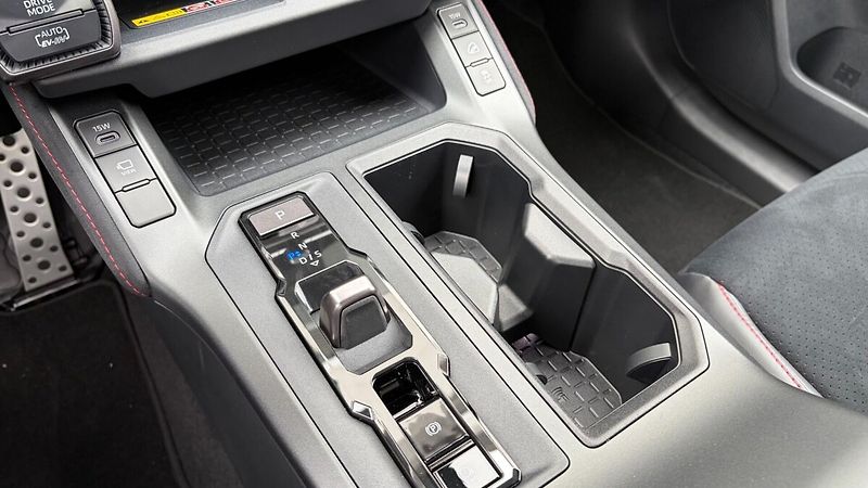 Toyota RAV4 4x4 PHEV GR Sport - fotka 13 z 23