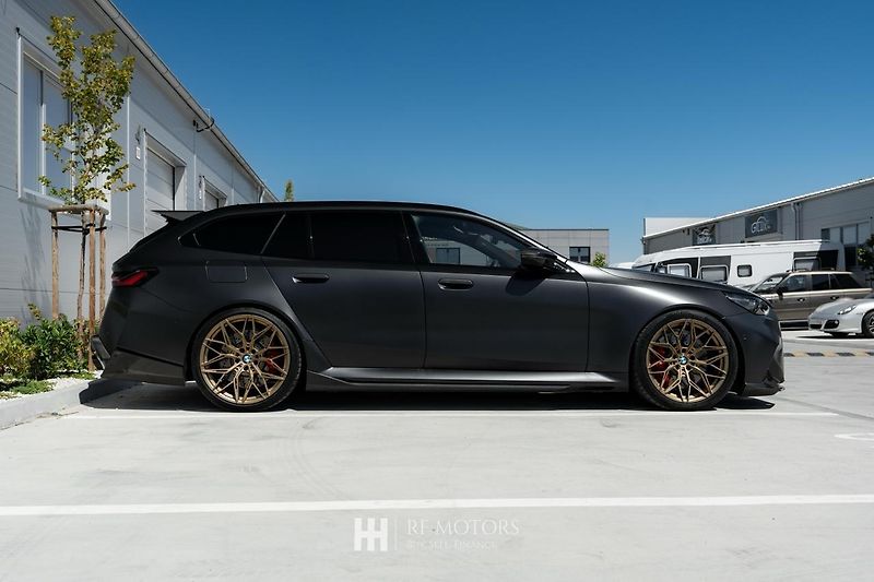 BMW M5 (2025) M5 Touring 727 PS - fotka 6 z 10