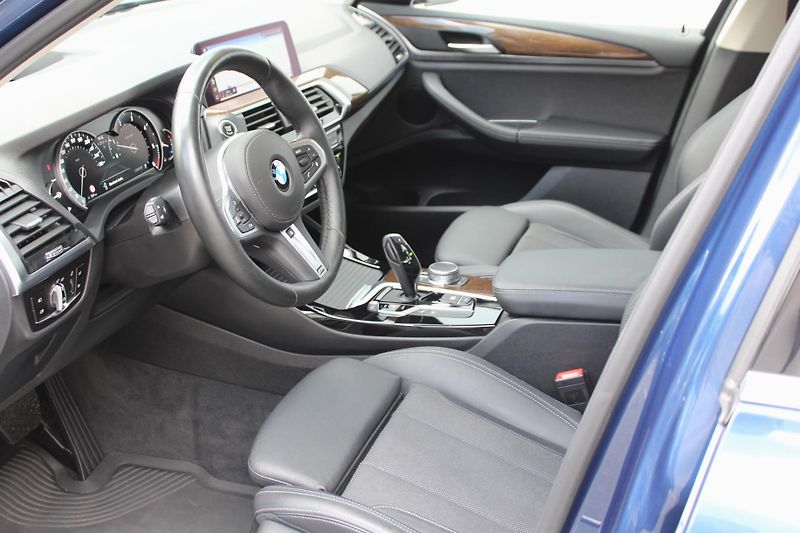 BMW X3 xDrive20d - fotka 10 z 22