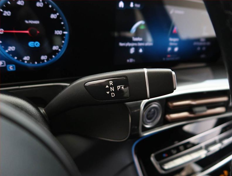 Mercedes-Benz EQC (2021) 400 4MATIC, SoH 95% - fotka 13 z 34