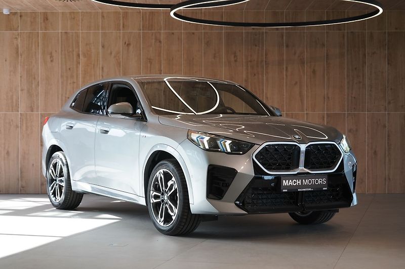 BMW X2 20i sDrive, M Paket - fotka 3 z 41