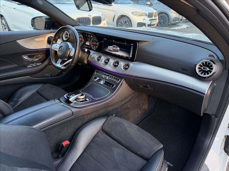 Mercedes-Benz Třídy E 220d 4Matic AMG - fotka 10 z 29
