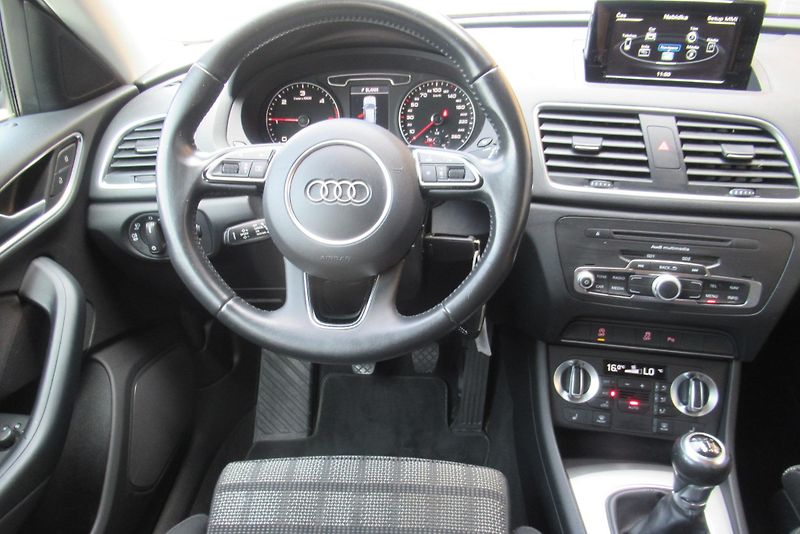Audi Q3 2.0 TDi QUATTRO AUT. KLIMA  - fotka 10 z 23