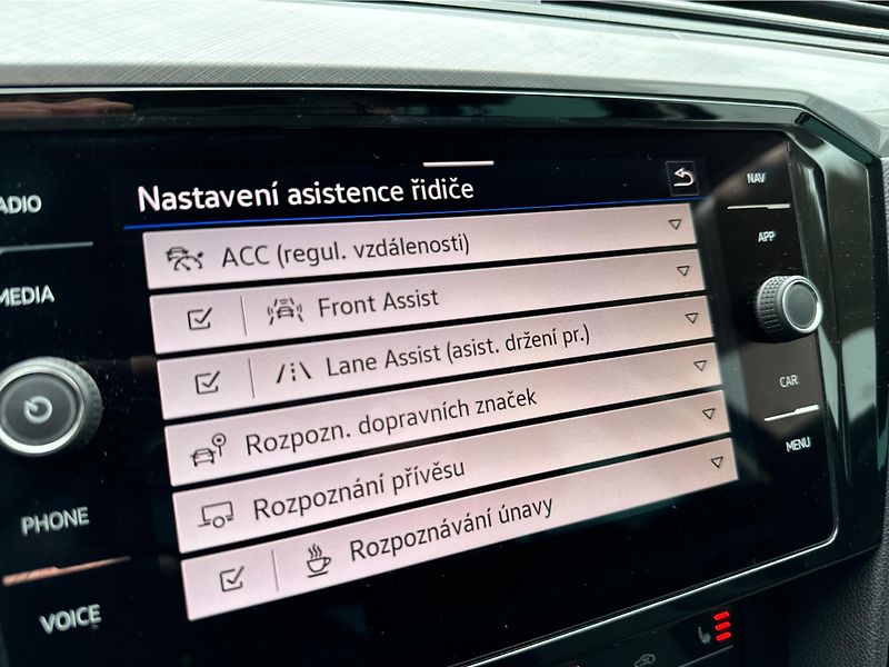 Volkswagen Passat Business 2.0 TDI 110 kW DSG Va - fotka 16 z 21