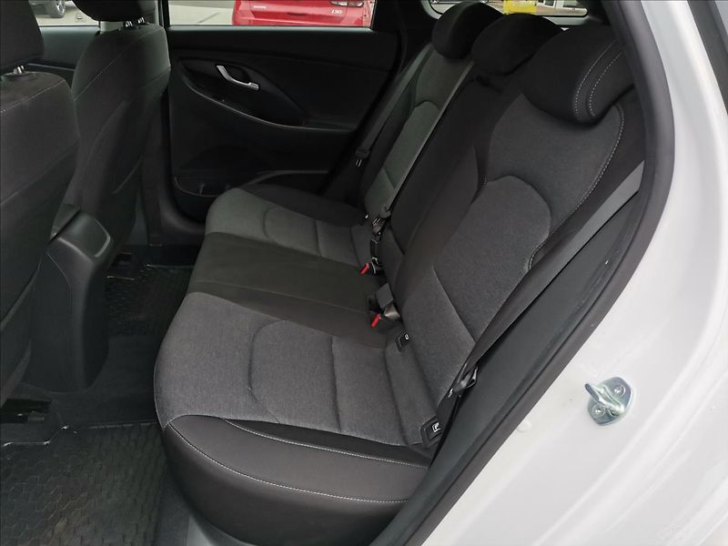 Hyundai i30 1,0 T-GDI Smart kombi - fotka 8 z 20