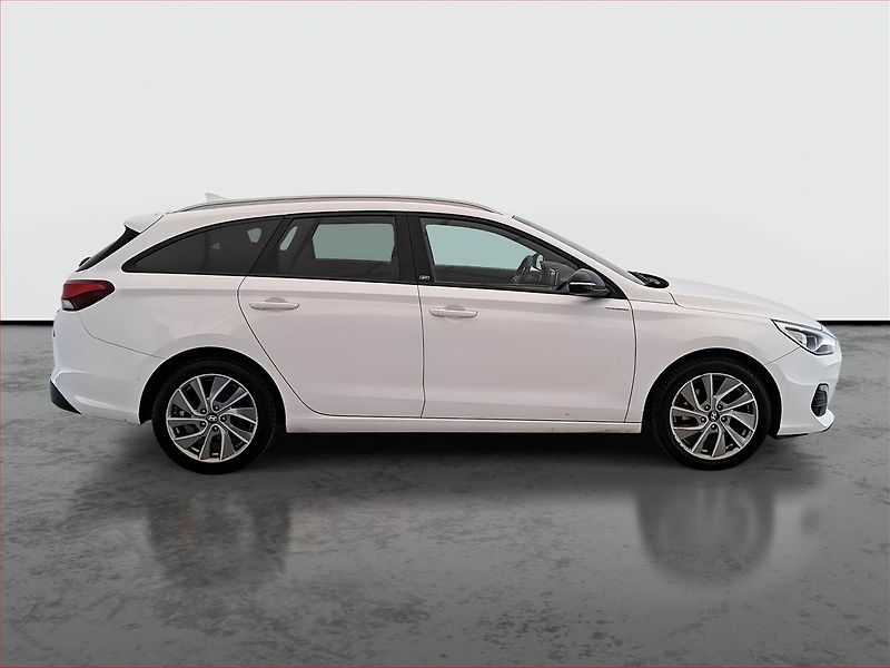 Hyundai i30 (2018) Go! 1.4 T-GDI, Navi, Tempomat - fotka 6 z 18