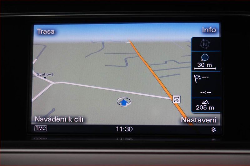 Audi A4 (2015) Sport 2.0 TDI, Navi, Bi-Xenony - fotka 15 z 18
