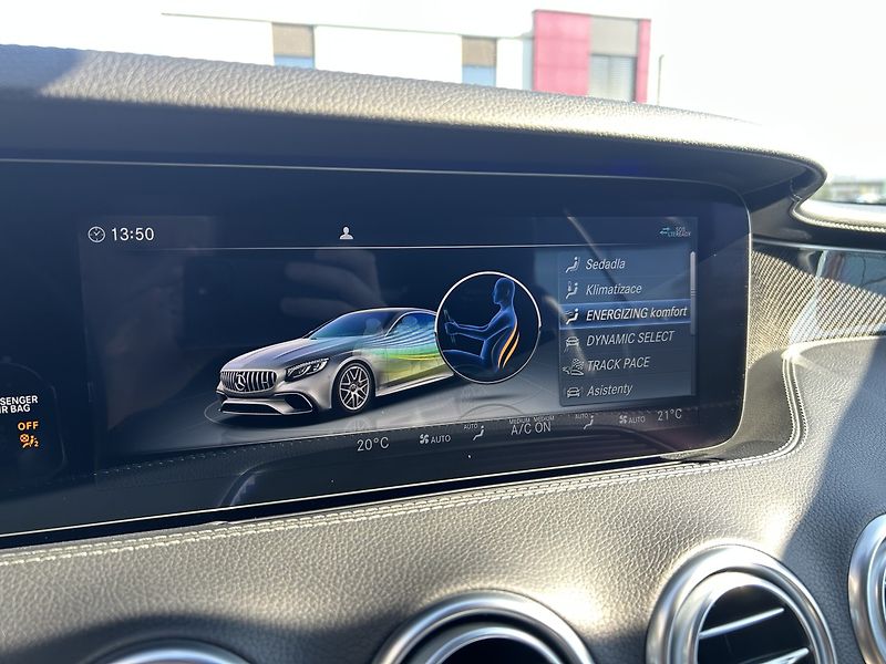 Mercedes-Benz Třídy S S 63 AMG 4MATIC+ Coupe - fotka 24 z 35