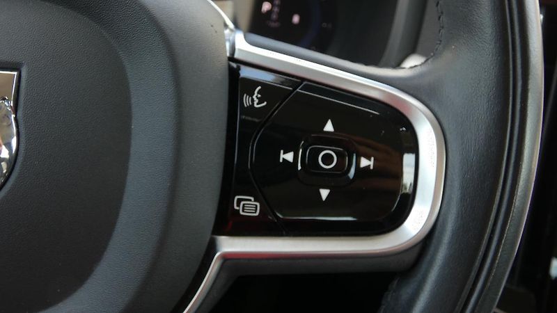 Volvo V90 B4 mHEV AWD aut. Momentum Pro - fotka 12 z 23