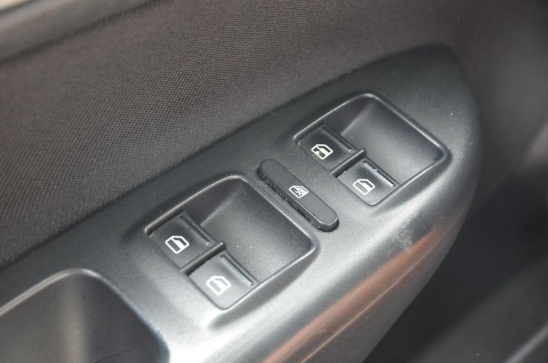 Škoda Octavia II 2.0TDi 103kW KOMBI Ambition - fotka 12 z 13