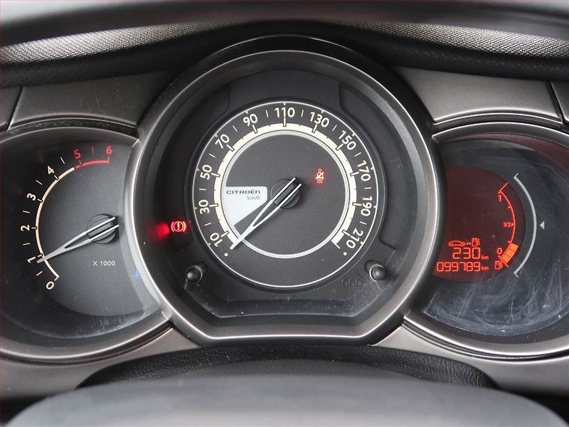 Citroën C3 (2016) 1.6 BlueHDi, Tempomat - fotka 11 z 16