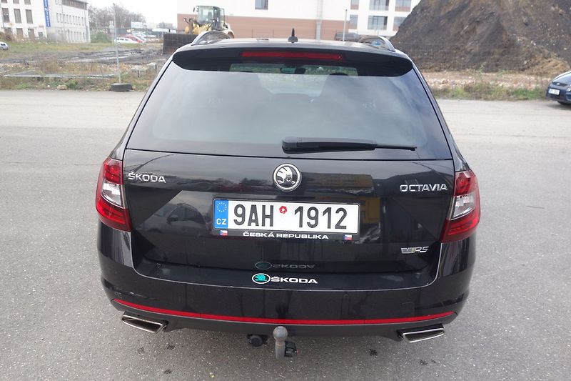Škoda Octavia 2,0TDi 135kW RS DSG!! PANO!! - fotka 11 z 34