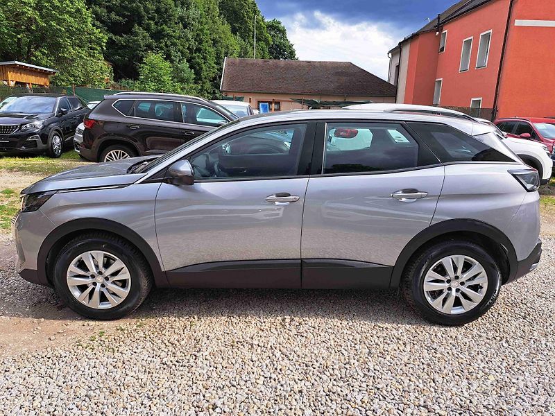 Peugeot 3008 (2021) 1,2 PT EAT8 LED 17ALU PDC NAVI - fotka 6 z 21